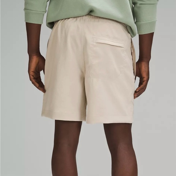 Lululemon - Relaxed-Fit Pull-On Short 7"
Light Woven - Mojave Tan - Picture 2 of 5